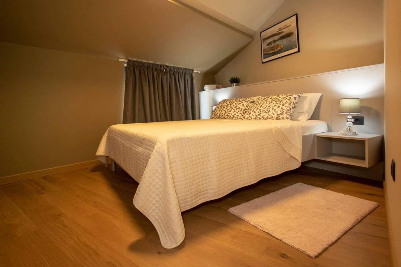 ˇdcˇ Modern Apartment Near The Church Rovinj Buitenkant foto